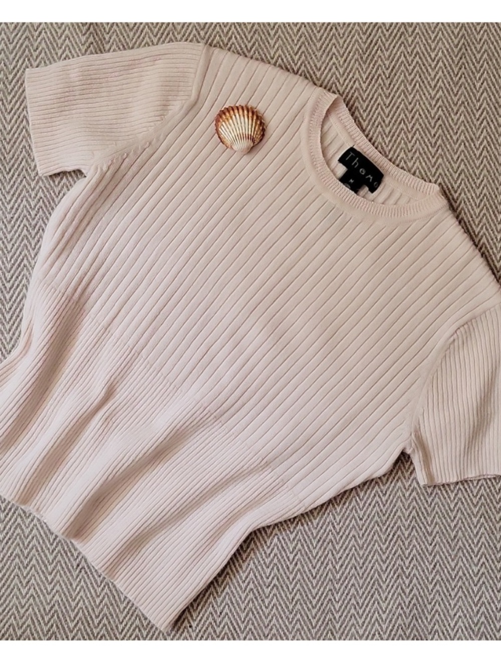 Ribbed Short-Sleeve Top in Light Pink -